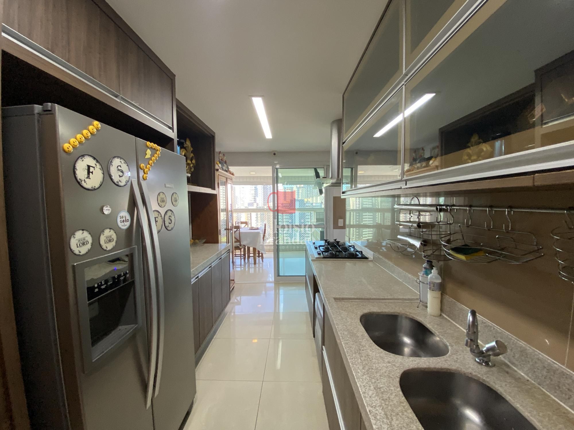 Apartamento para alugar com 4 quartos, 168m² - Foto 12