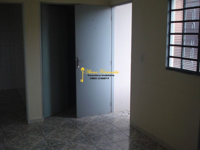 Casa à venda com 6 quartos, 221m² - Foto 34