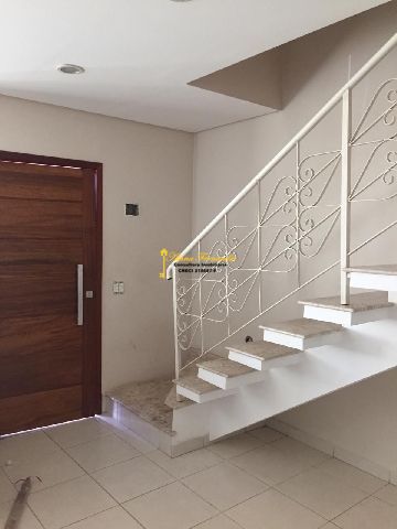 Casa à venda com 3 quartos, 140m² - Foto 2