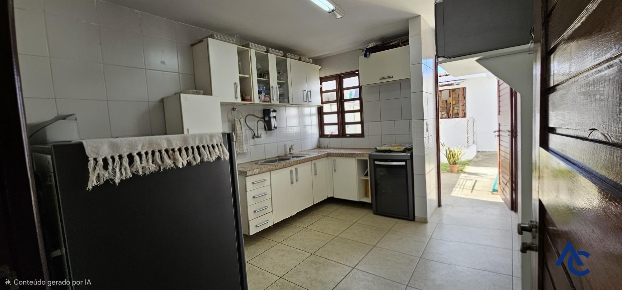 Casa, 6 quartos, 250 m² - Foto 9