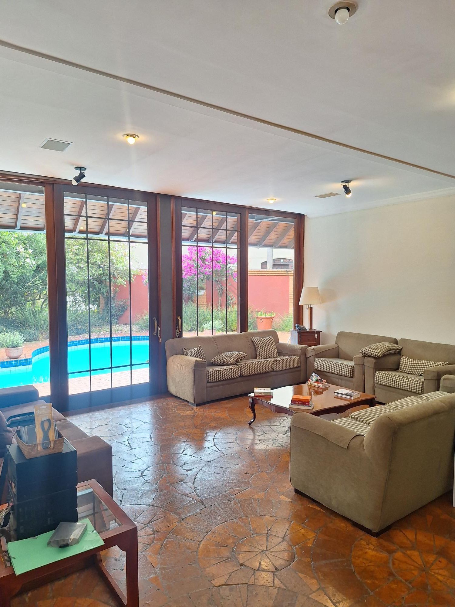 Casa, 4 quartos, 625 m² - Foto 2