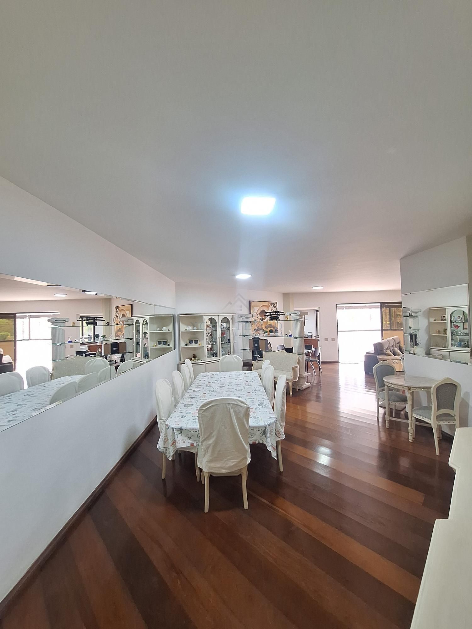 Apartamento, 3 quartos, 579 m² - Foto 2