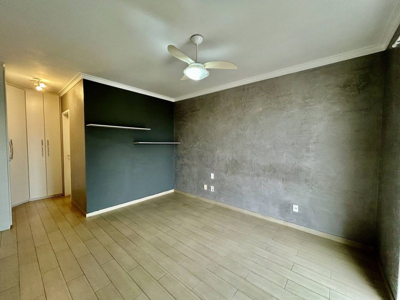 Apartamento para alugar com 3 quartos, 165m² - Foto 2