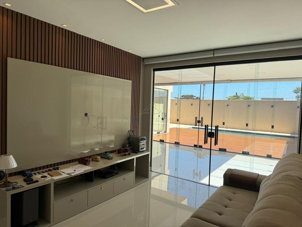 Casa, 4 quartos, 318 m² - Foto 2