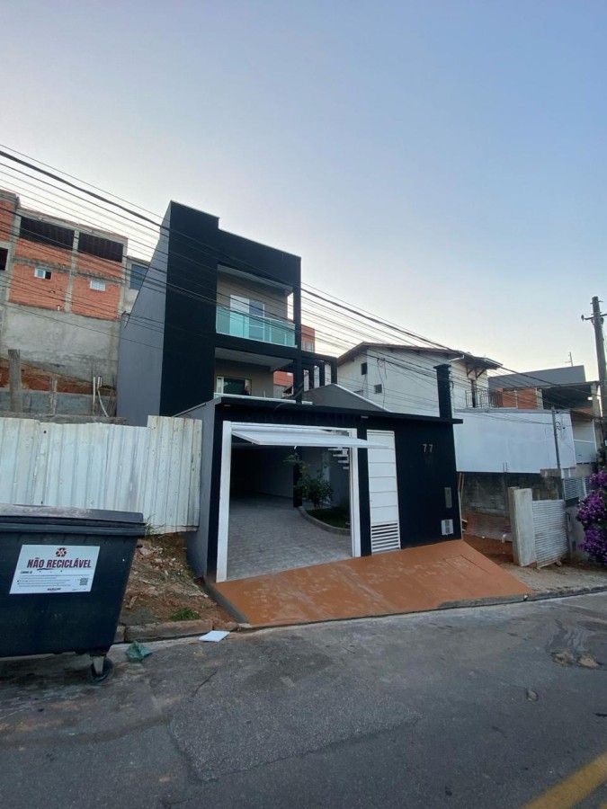 Casa, 3 quartos, 225 m² - Foto 1