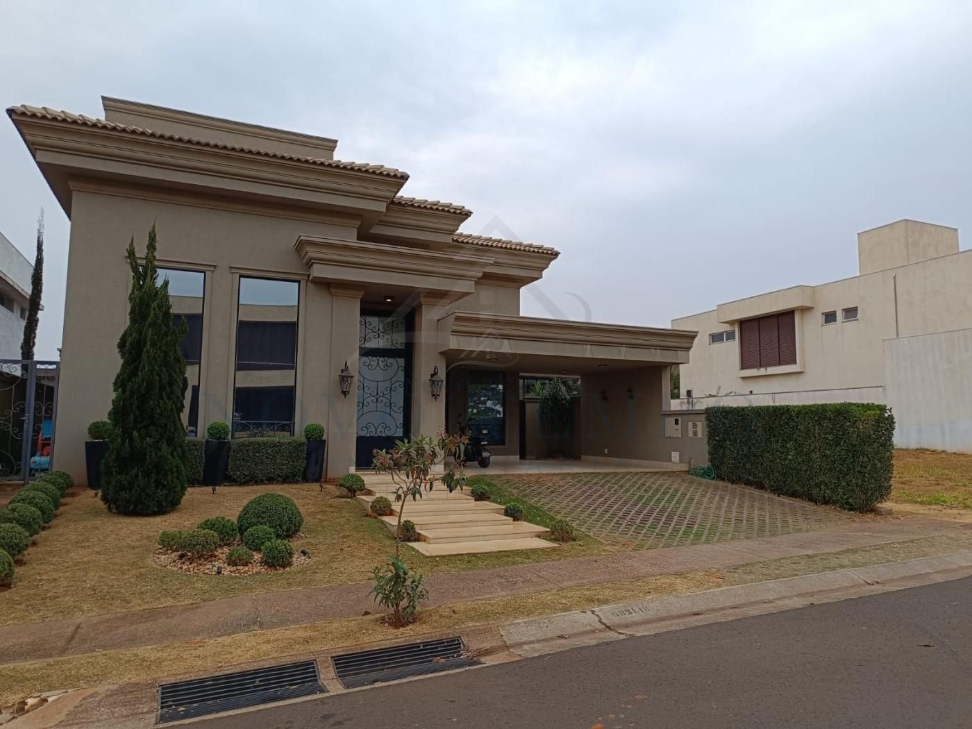 Casa, 3 quartos, 256 m² - Foto 1