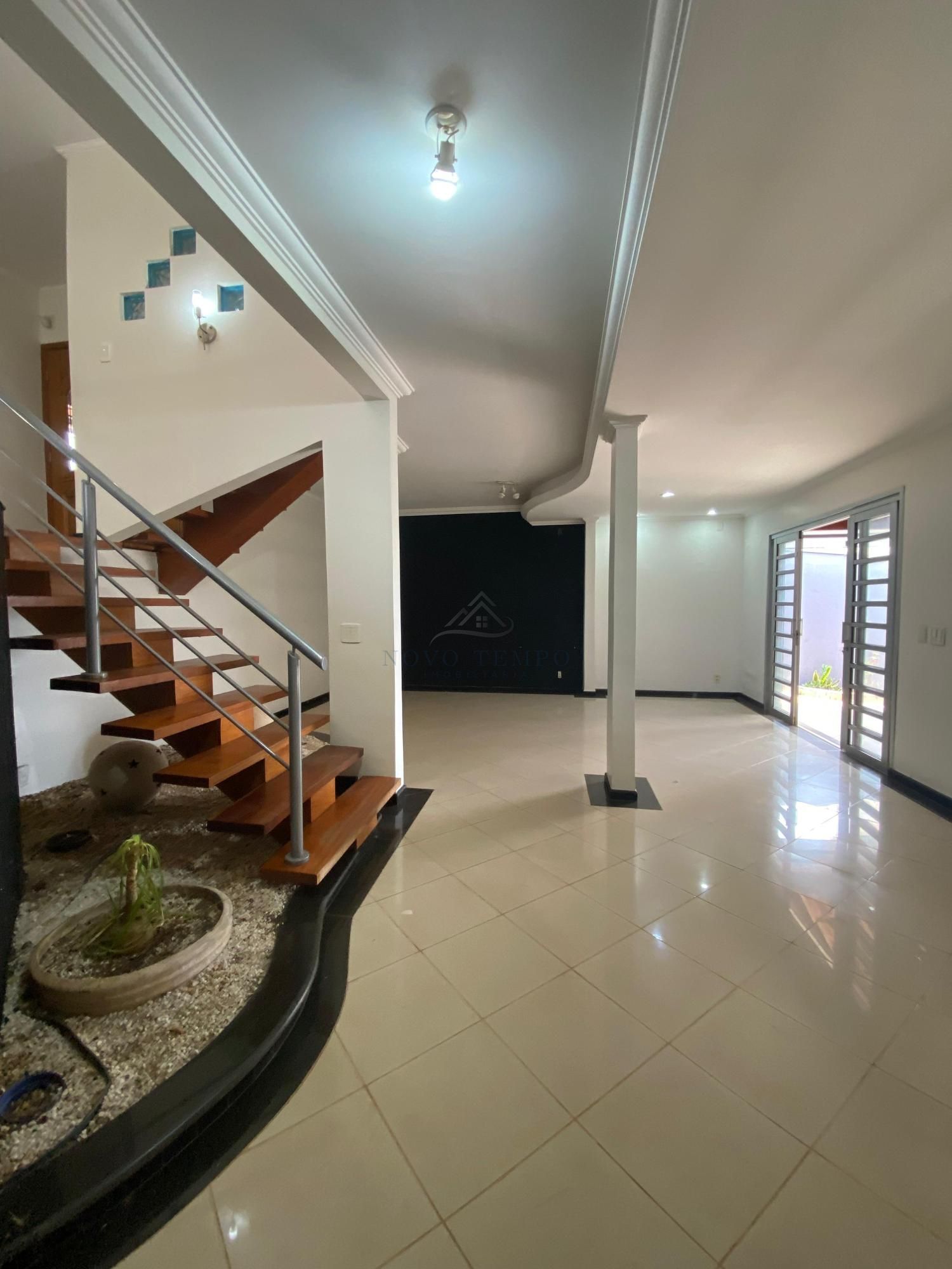 Casa, 3 quartos, 240 m² - Foto 1