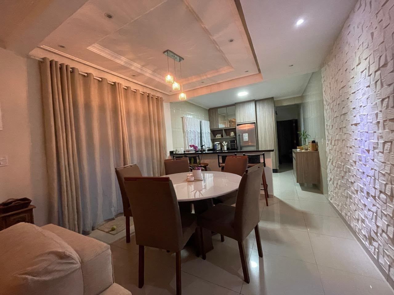 Casa, 4 quartos, 230 m² - Foto 2