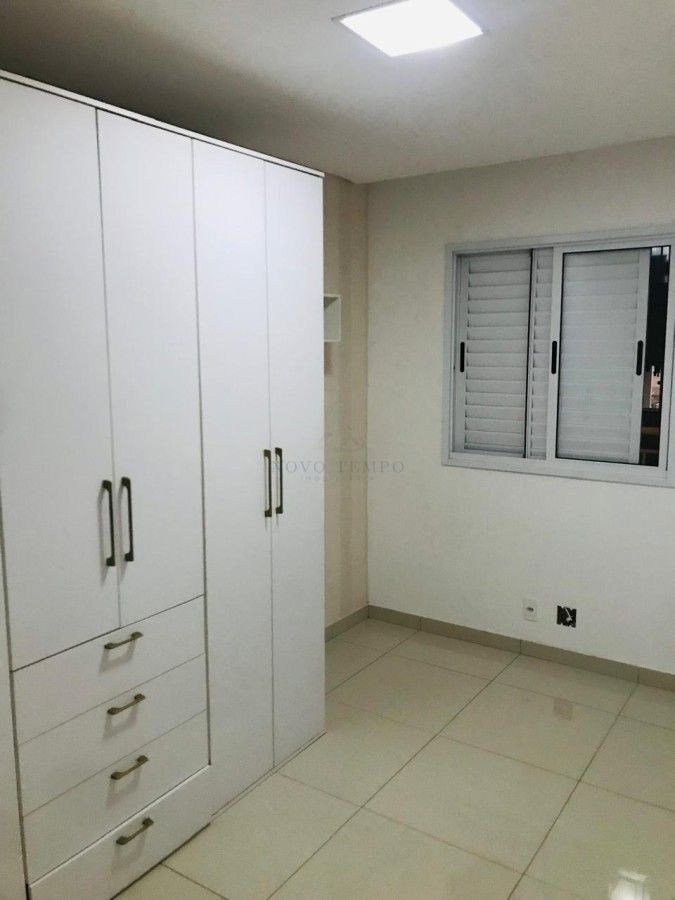 Apartamento para alugar com 2 quartos, 72m² - Foto 13