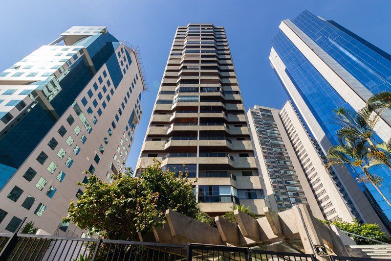 Apartamento, 3 quartos, 144 m² - Foto 1