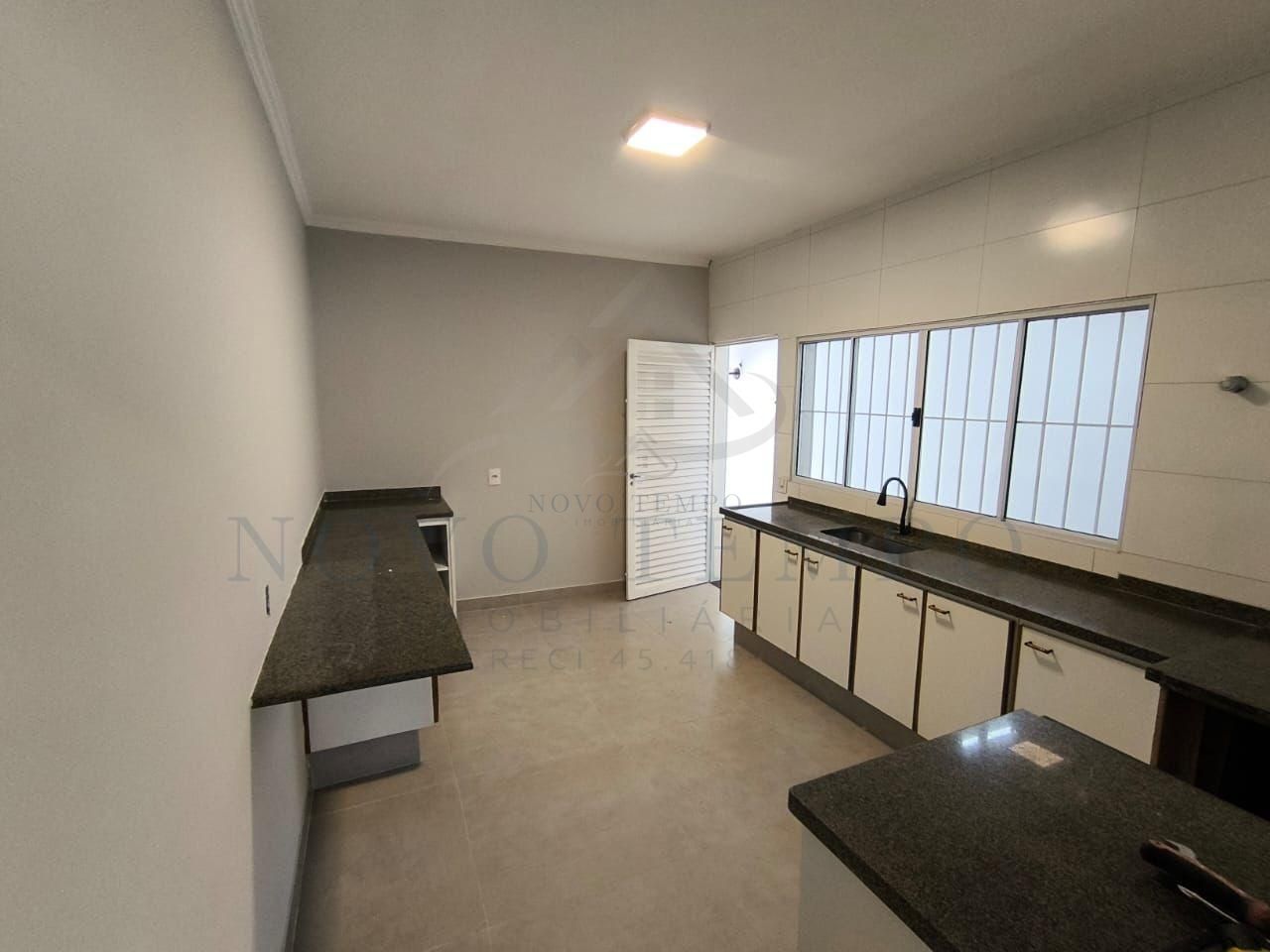 Casa à venda com 4 quartos, 174m² - Foto 3