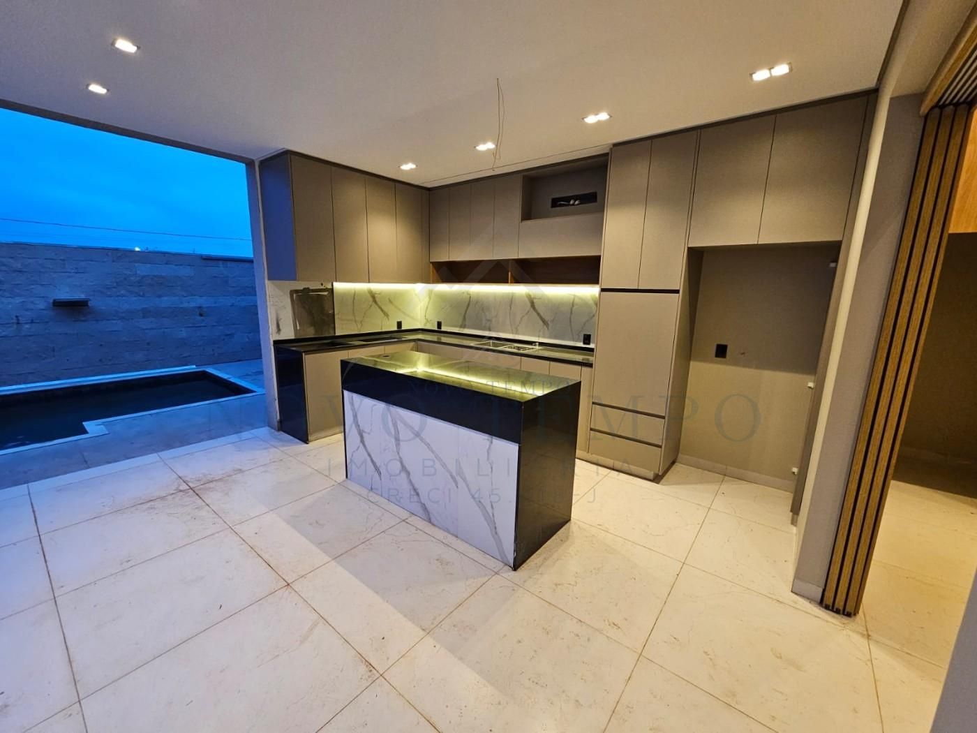 Casa, 3 quartos, 276 m² - Foto 3