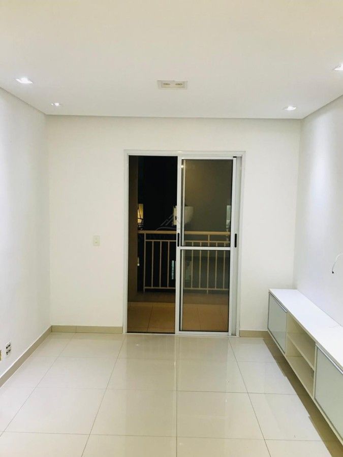 Apartamento para alugar com 2 quartos, 72m² - Foto 2