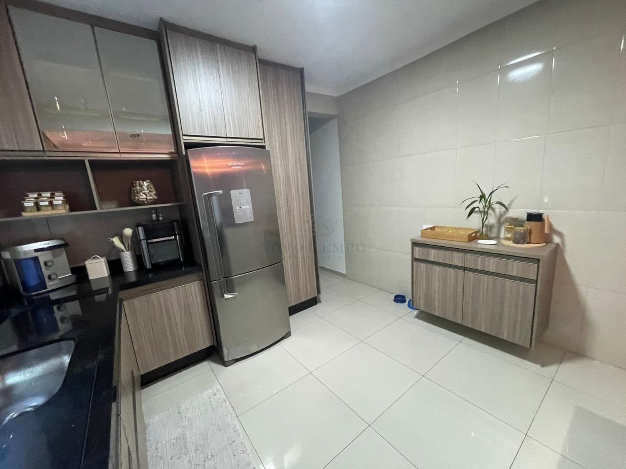 Casa, 4 quartos, 230 m² - Foto 4