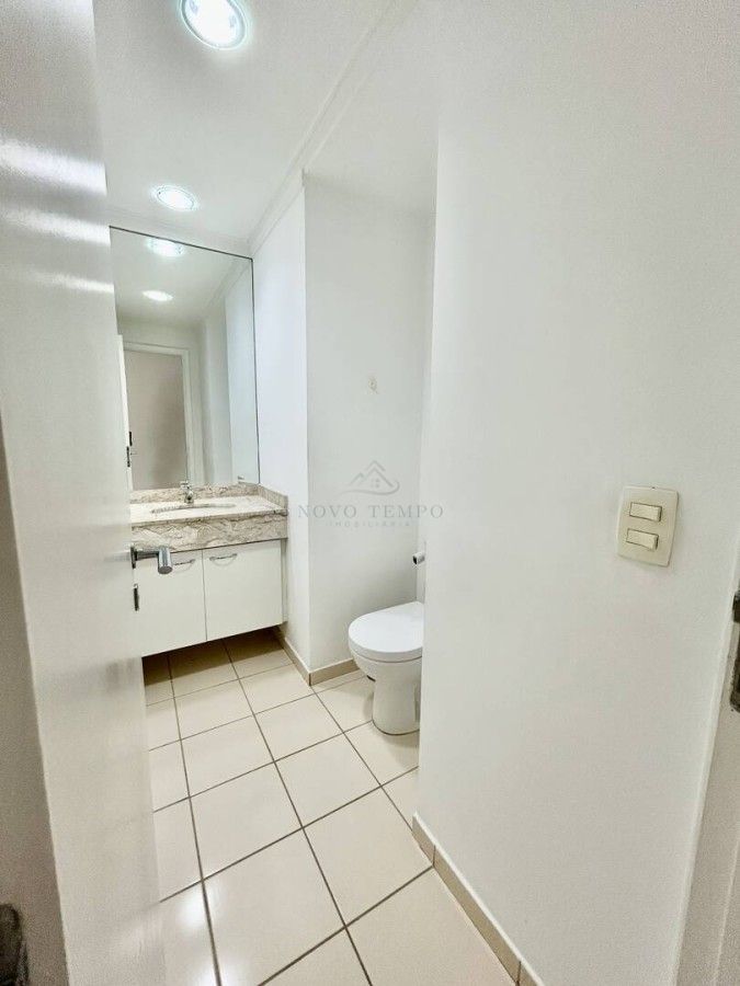 Apartamento para alugar com 3 quartos, 165m² - Foto 18