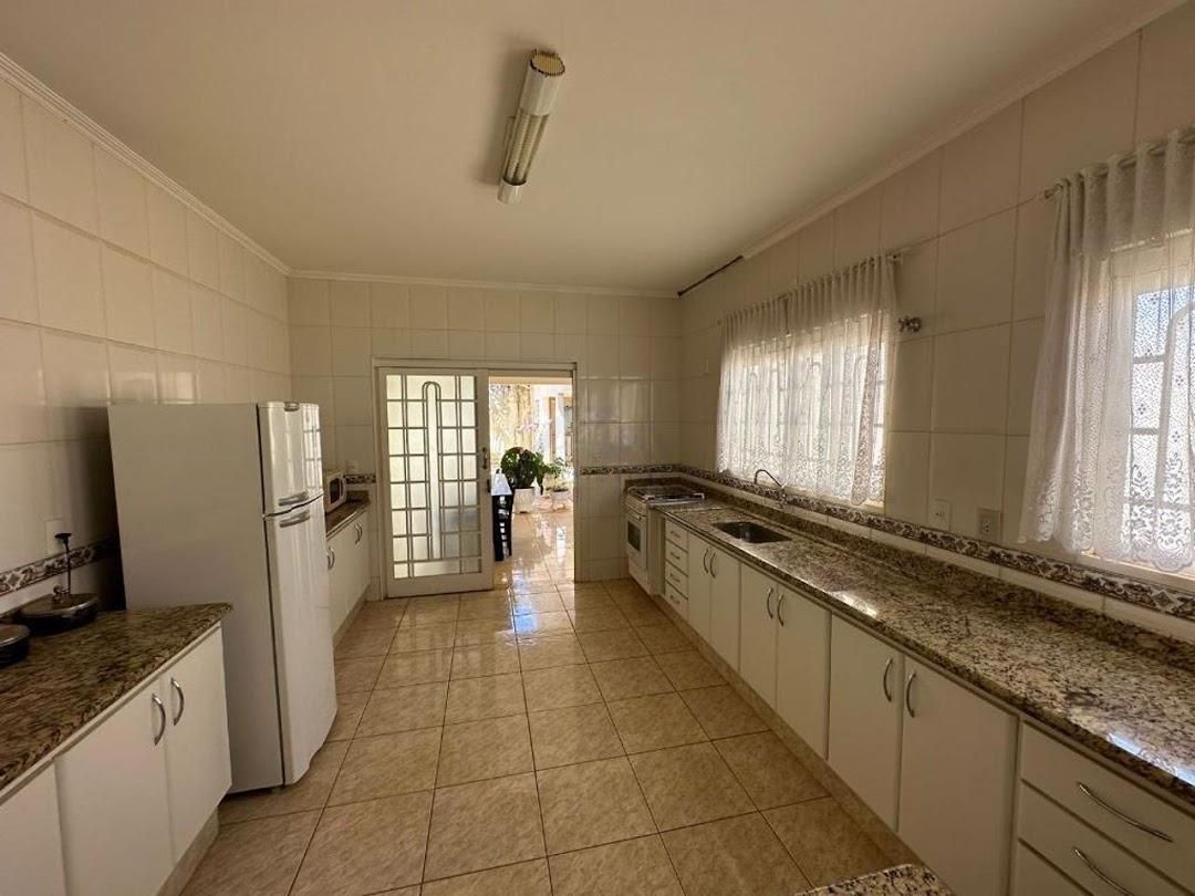 Casa, 3 quartos, 234 m² - Foto 4