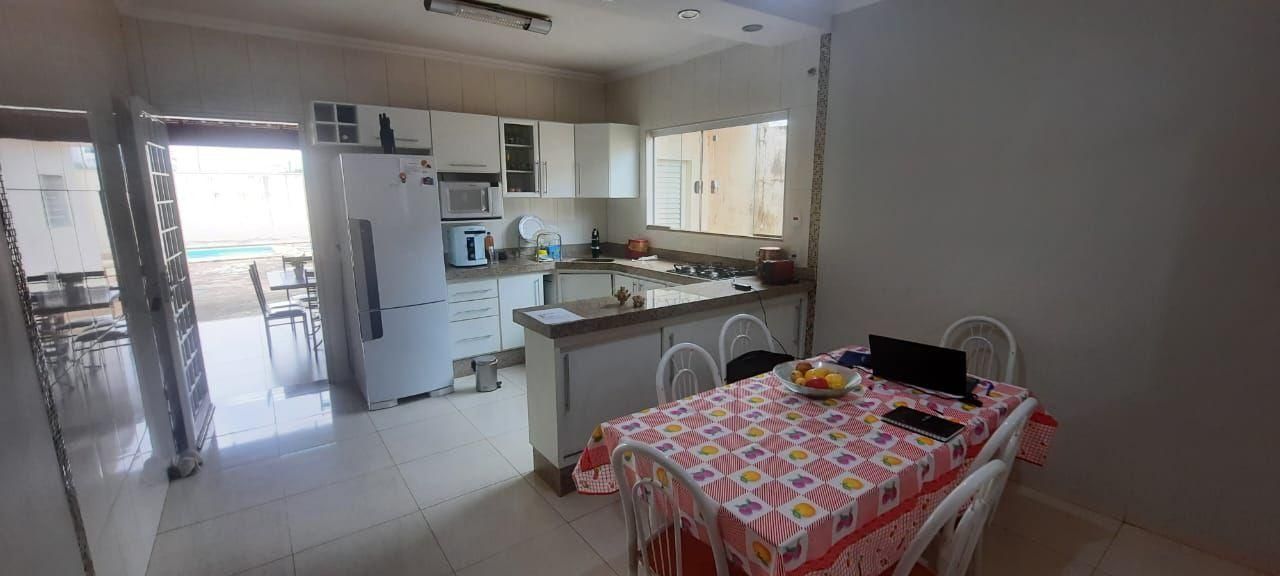 Casa, 3 quartos, 200 m² - Foto 3