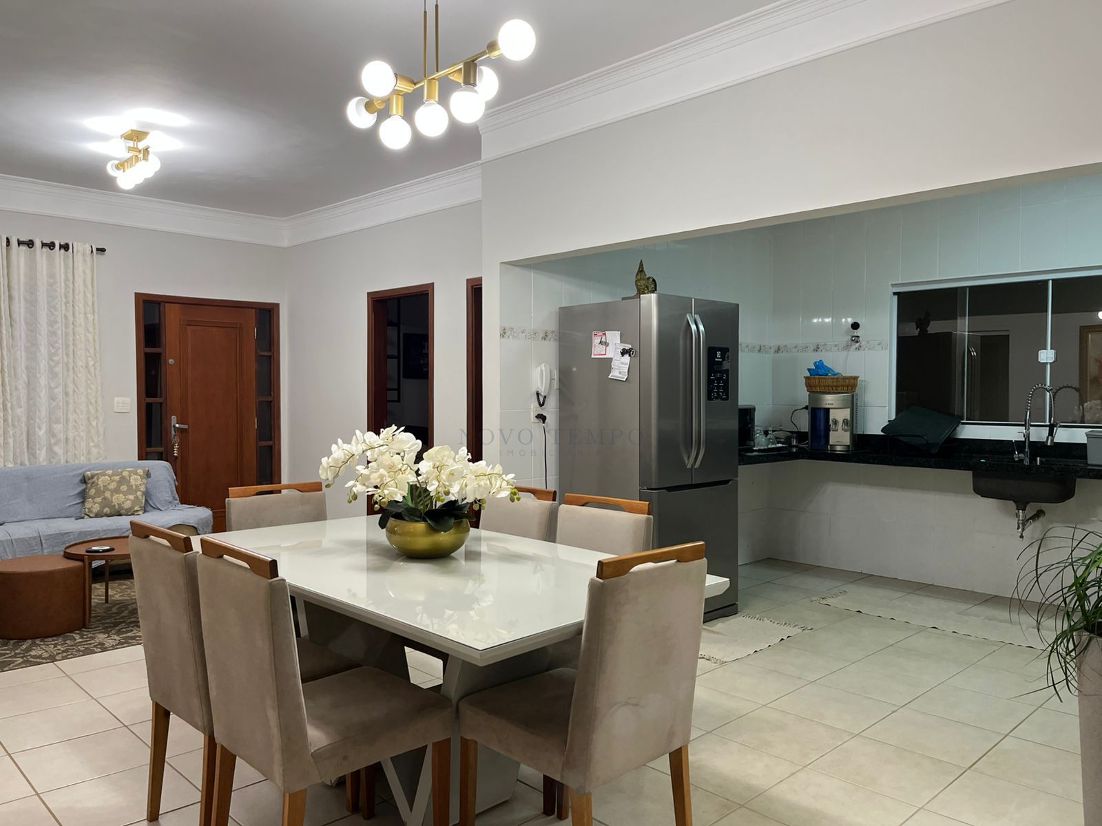 Casa, 3 quartos, 245 m² - Foto 2