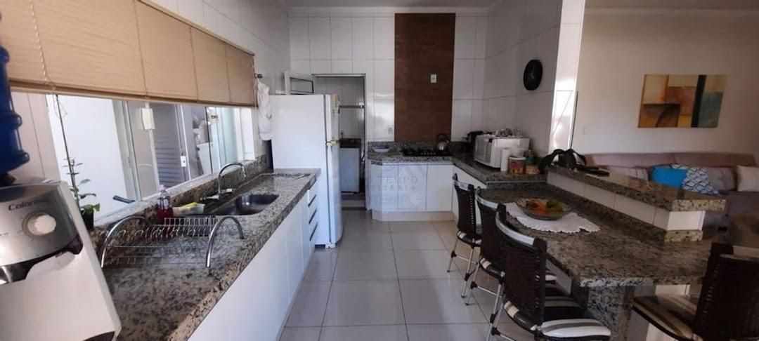 Casa, 3 quartos, 200 m² - Foto 4