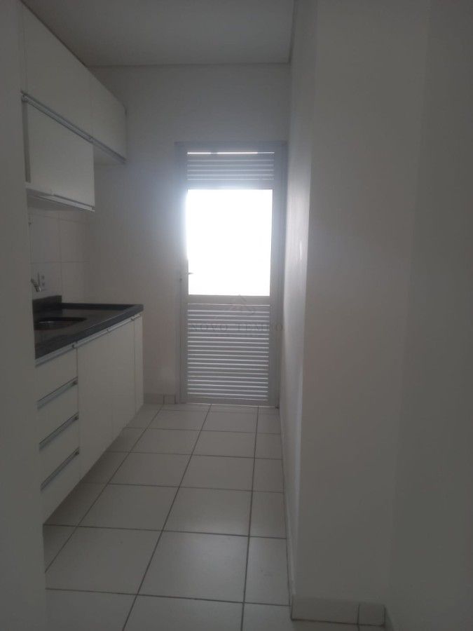 Apartamento para alugar com 2 quartos, 110m² - Foto 4