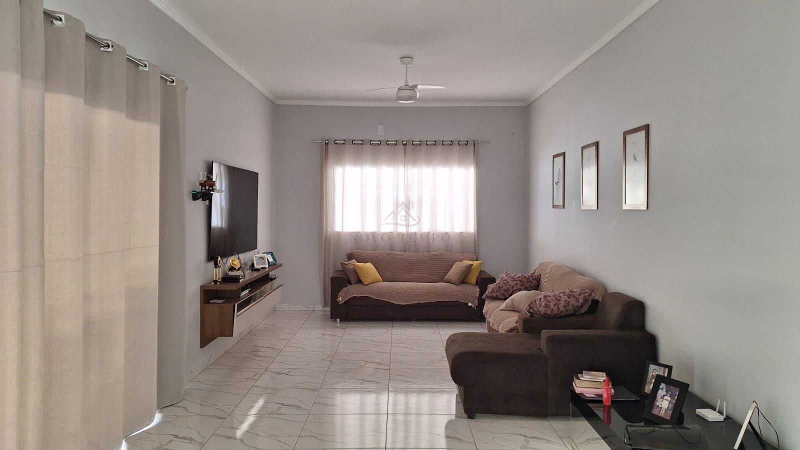 Casa, 3 quartos, 275 m² - Foto 2