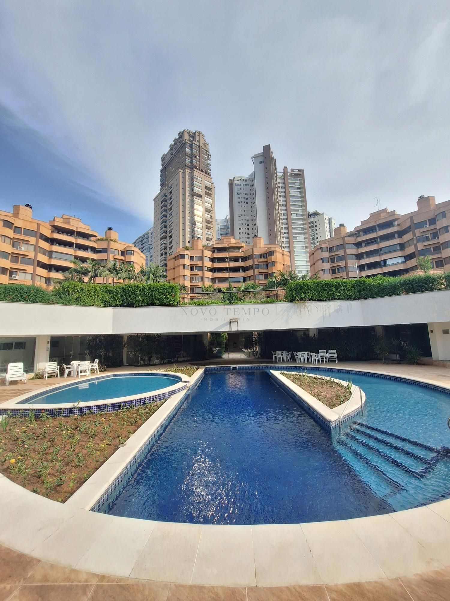 Apartamento, 3 quartos, 579 m² - Foto 1