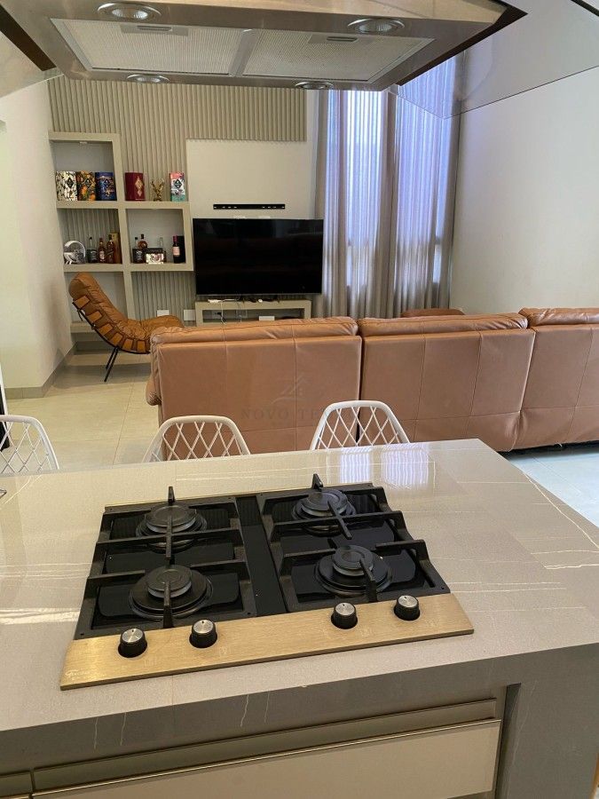 Casa, 3 quartos, 217 m² - Foto 2