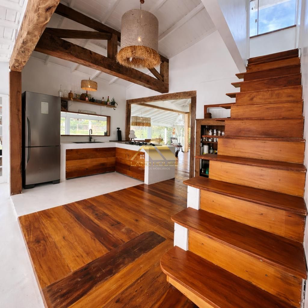 Casa com 3 Dormitórios à venda, 220 m² por R$ 1.650.000,00 Casa com 3 Dormitórios à venda, 220 m² por R$ 1.650.000,00