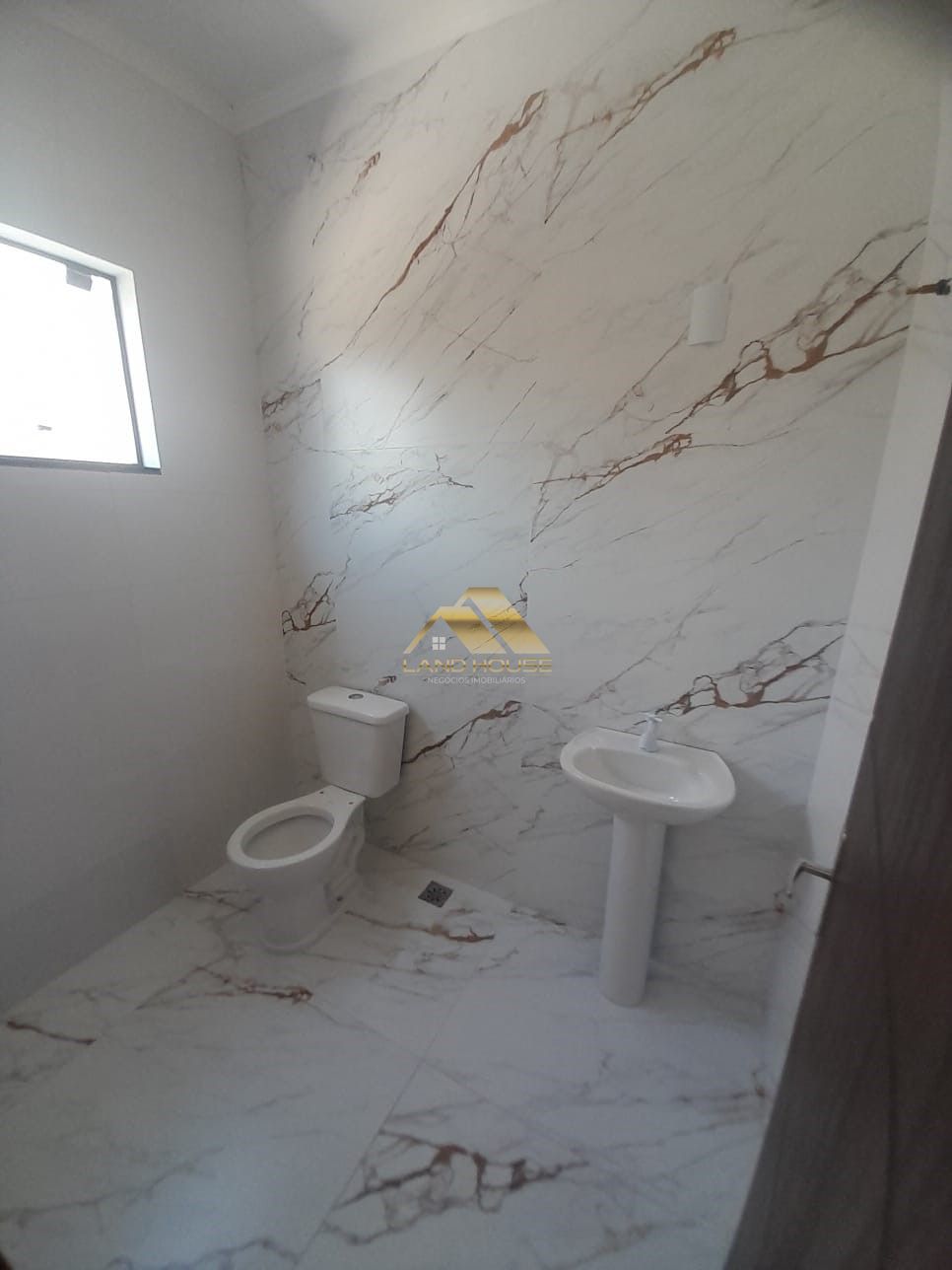 Sobrado com 2 Dormitórios à venda, 123 m² por R$ 749.000,00 Sobrado com 2 Dormitórios à venda, 123 m² por R$ 749.000,00