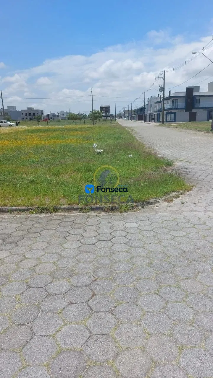 Terreno de Esquina frente Lagoa