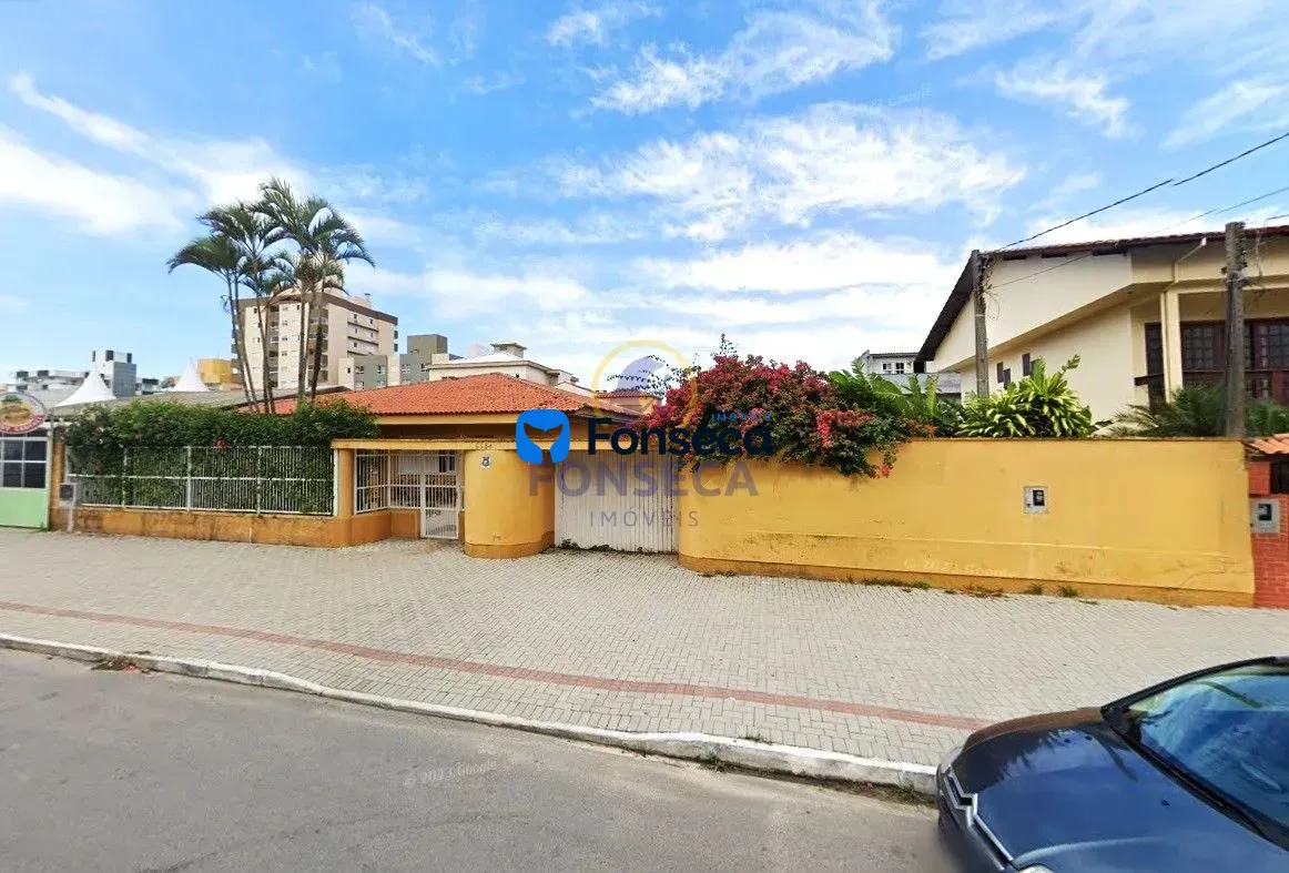 Casa a venda Avenida João Pinho 728ms2
