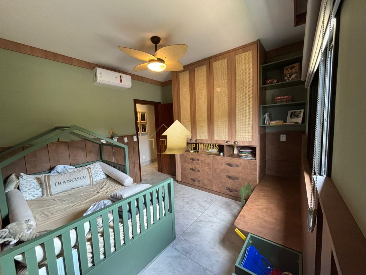 Casa de Condomínio à venda e aluguel com 3 quartos, 259m² - Foto 17