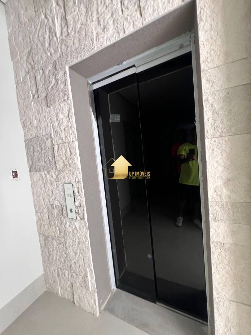 Casa de Condomínio à venda com 4 quartos, 650m² - Foto 17