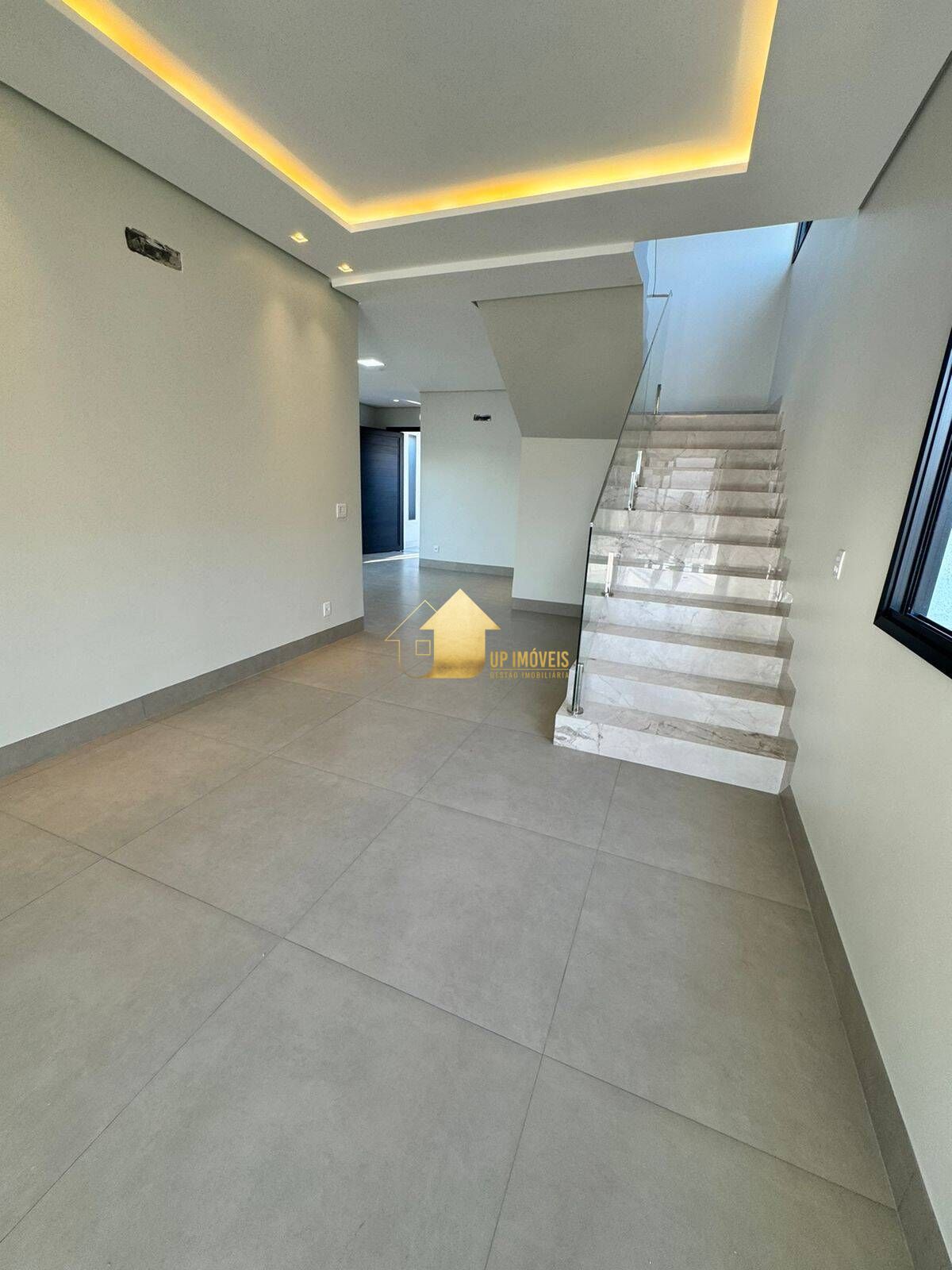 Casa de Condomínio à venda com 4 quartos, 299m² - Foto 4