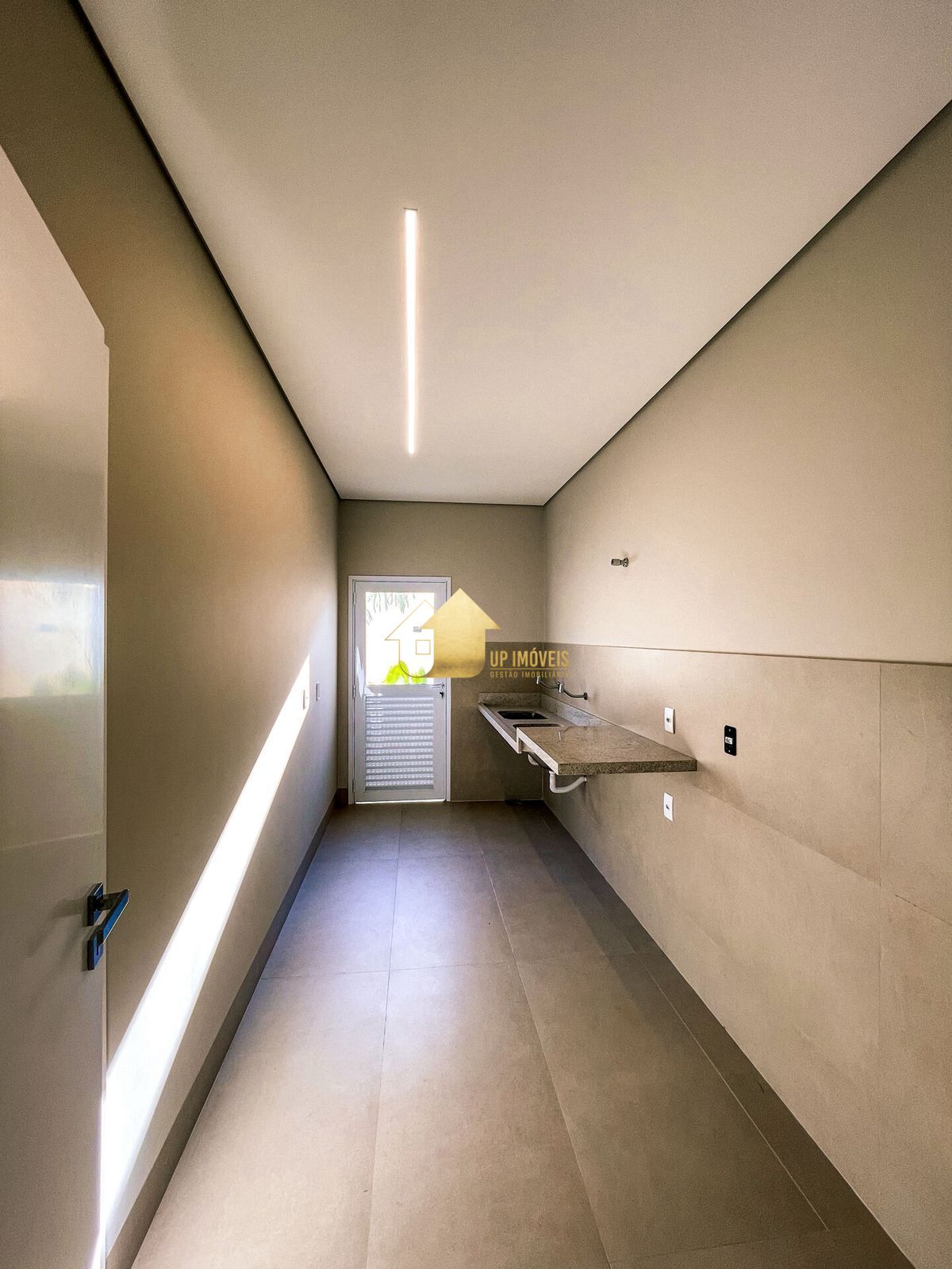 Casa de Condomínio à venda com 4 quartos, 394m² - Foto 4