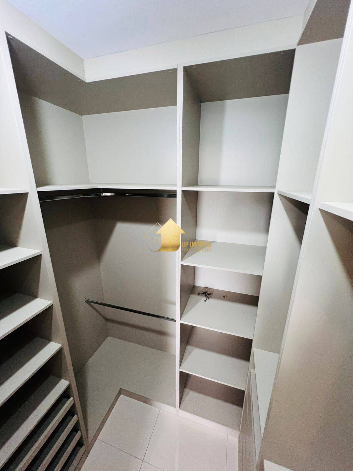 Apartamento à venda com 2 quartos, 87m² - Foto 2