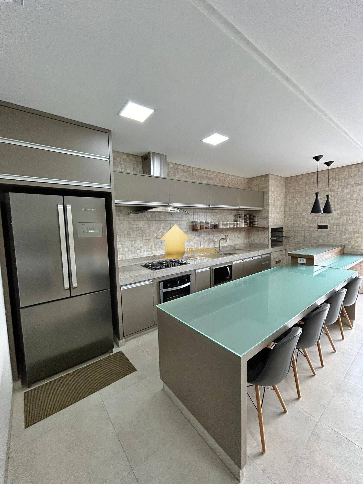 Casa de Condomínio à venda com 3 quartos, 243m² - Foto 3