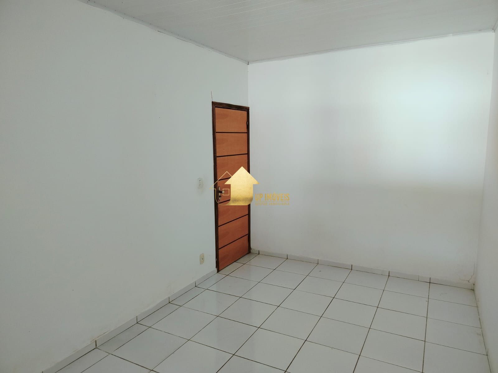 Casa à venda com 4 quartos, 160m² - Foto 2