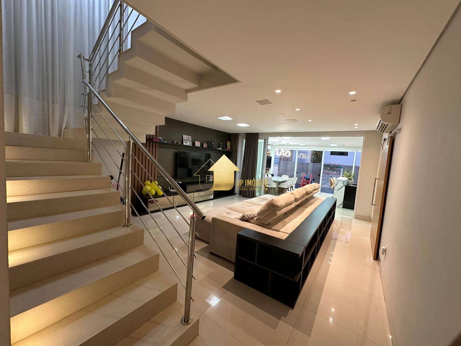 Casa de Condomínio, 4 quartos - Foto 1