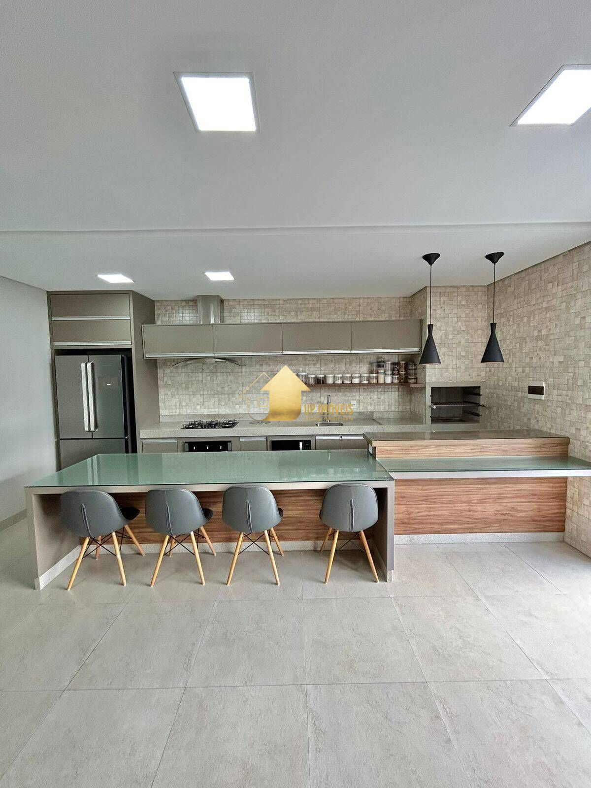 Casa de Condomínio à venda com 3 quartos, 243m² - Foto 2