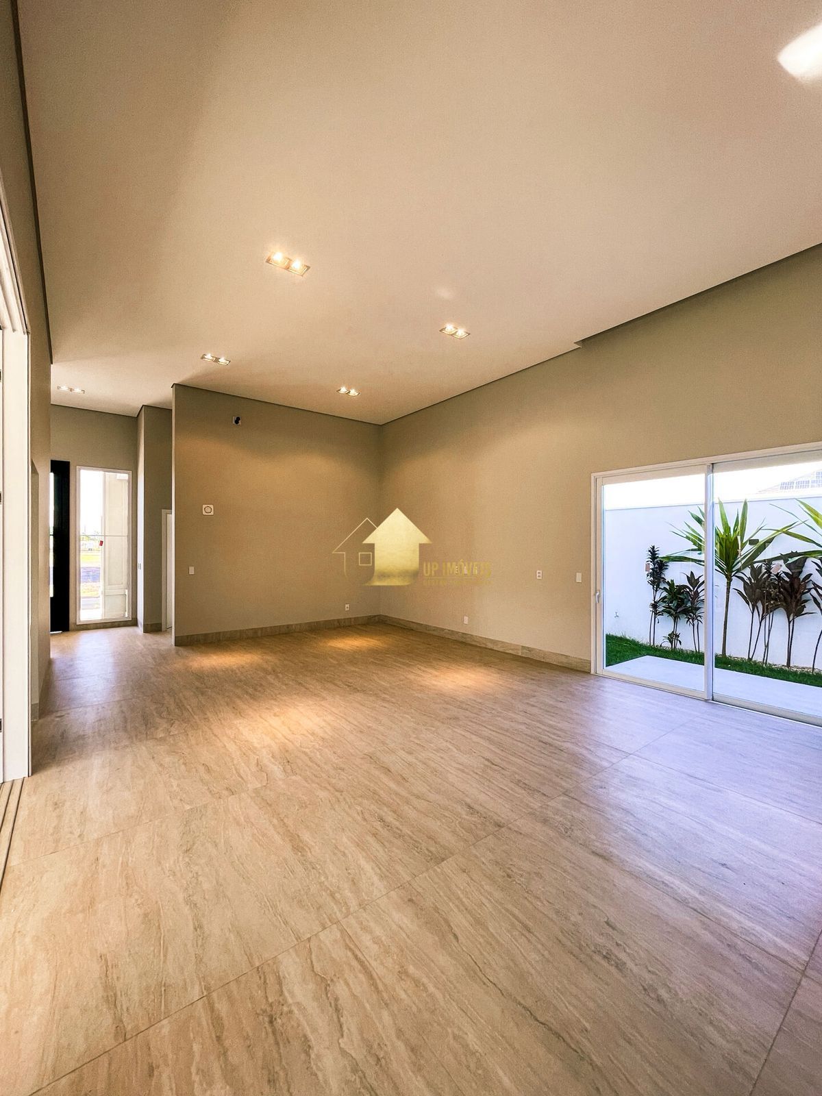 Casa de Condomínio à venda com 4 quartos, 394m² - Foto 2