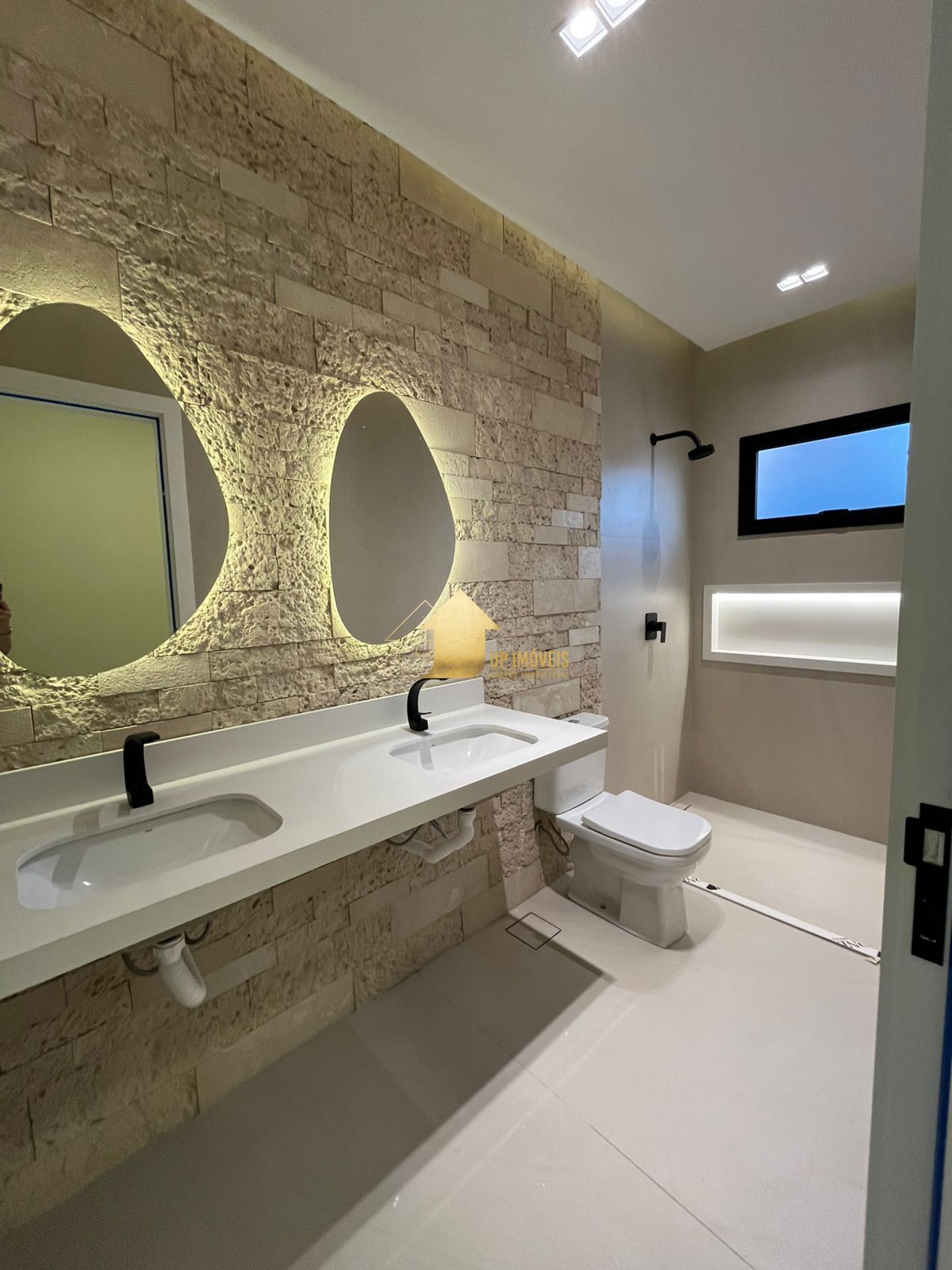 Casa de Condomínio à venda com 3 quartos, 202m² - Foto 3