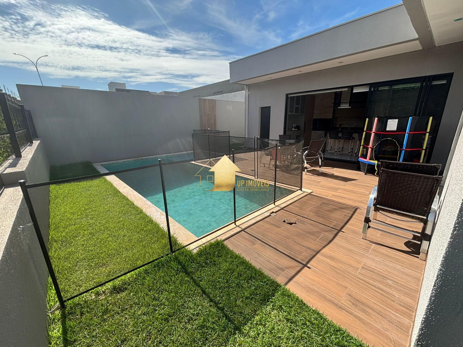Casa de Condomínio à venda e aluguel com 3 quartos, 259m² - Foto 18