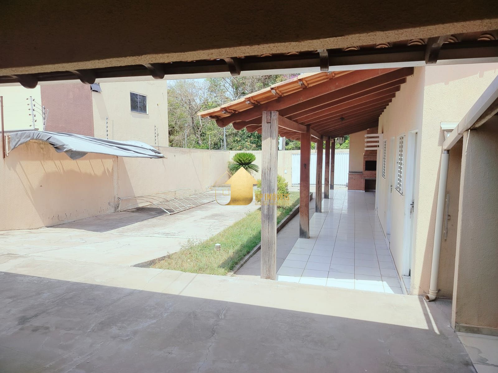 Casa à venda com 4 quartos, 160m² - Foto 3