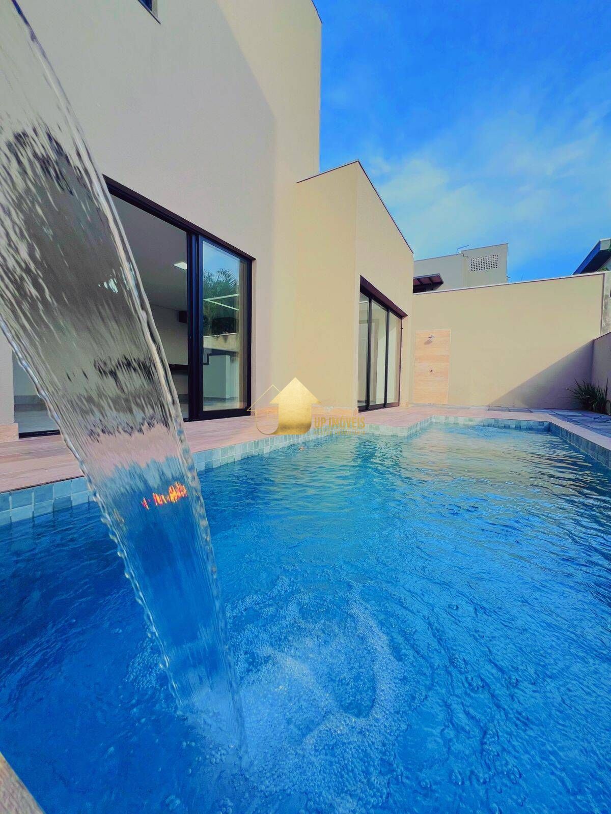 Casa de Condomínio, 4 quartos - Foto 1