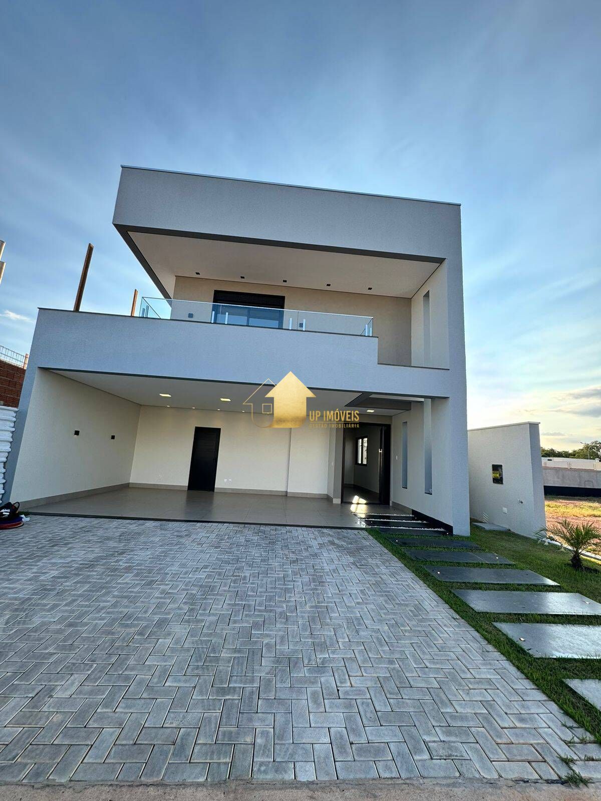 Casa de Condomínio à venda com 4 quartos, 299m² - Foto 1