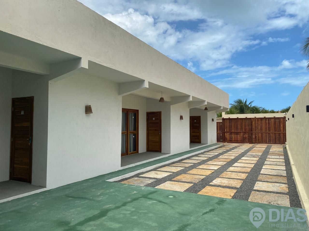 Imóvel à Venda – 03 Flats + 01 Casa no Centro do Preá