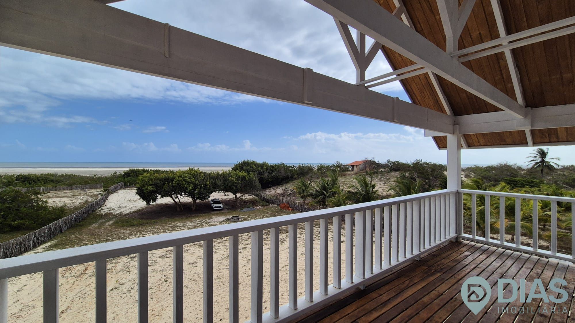 Casa á venda em Tatajuba com vista para o Mar