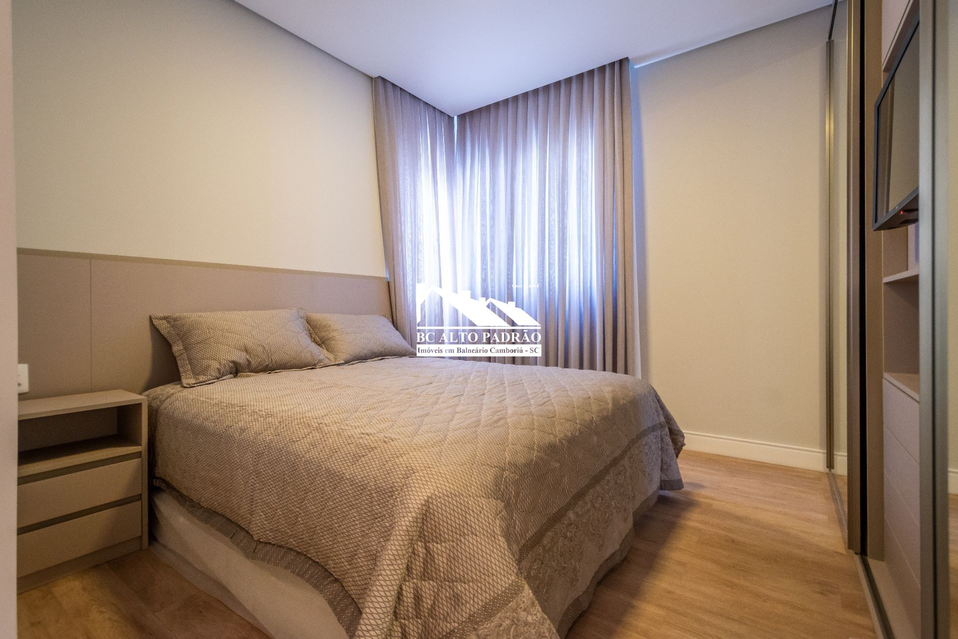 Apartamento à venda com 3 quartos, 115m² - Foto 18