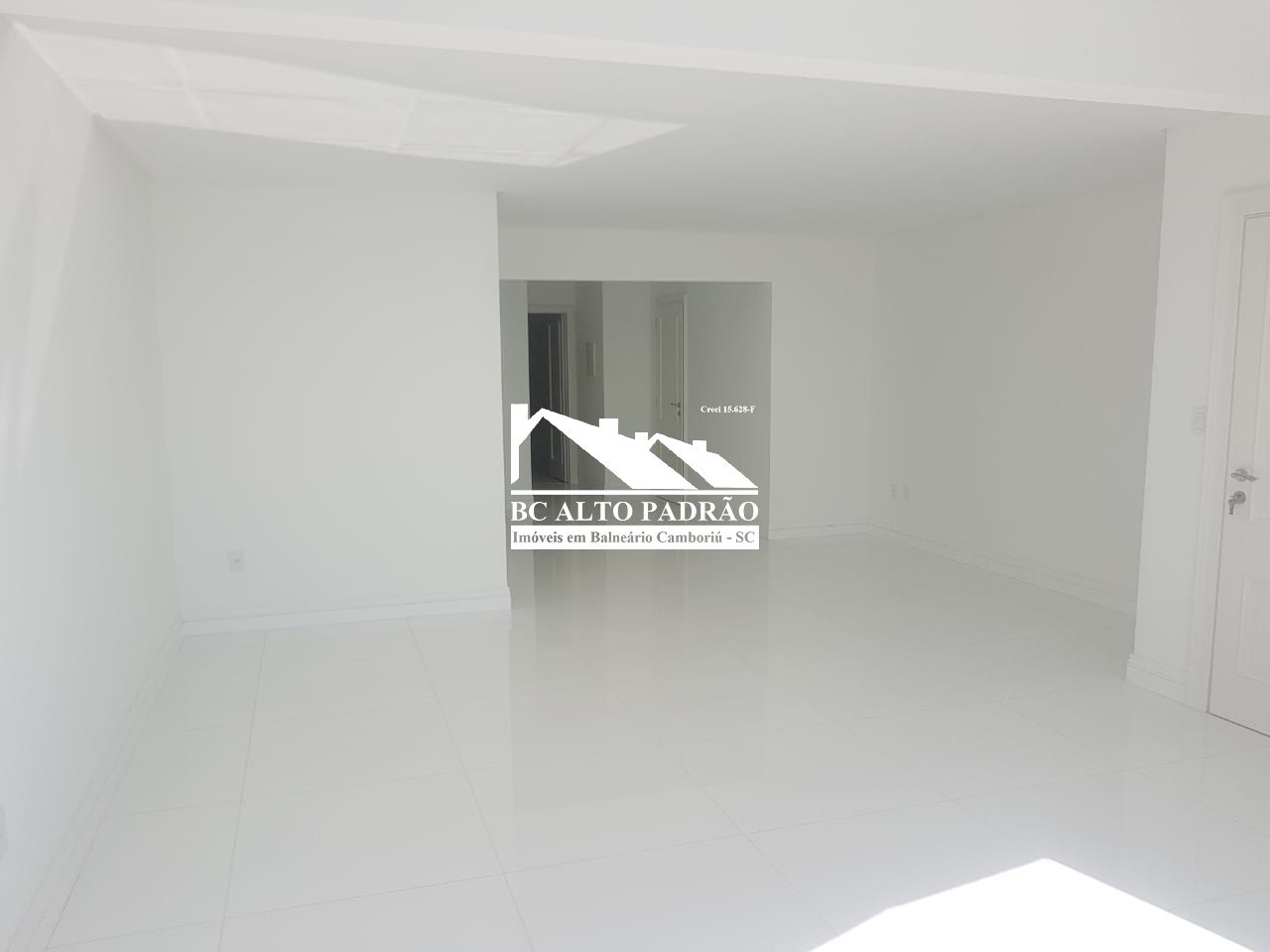 Apartamento à venda com 3 quartos, 110m² - Foto 17